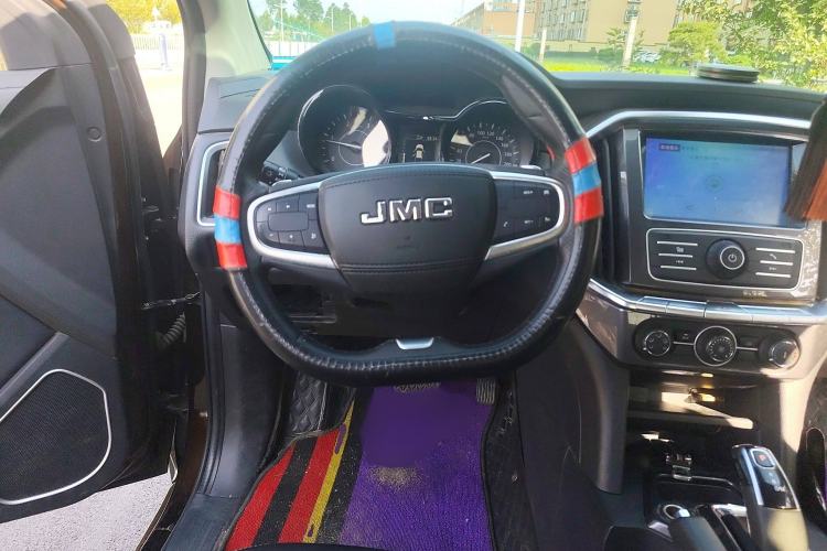 Used JMC Yuhu 7 2020 2.0T Diesel Automatic 4x4 Comfort Edition Short Wheelbase China VI Standard JX4D20A6L Steering Wheel