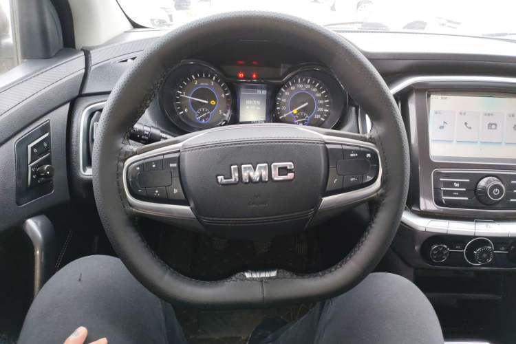 Used JMC Yuhu 7 2020 2.0T Diesel Manual Two-Wheel Drive Comfort Edition Long Wheelbase China VI Emission Standard JX4D20A6L Steering Wheel