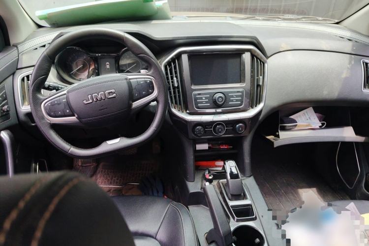 Used JMC Yuhu 7 2020 2.0T Diesel Automatic 4x4 Comfort Edition Short Wheelbase China VI Standard JX4D20A6L Center Console