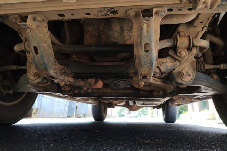 Used JMC Yuhu 7 2020 2.0T Diesel Automatic 4x4 Comfort Edition Short Wheelbase China VI Standard JX4D20A6L Chassis Front
