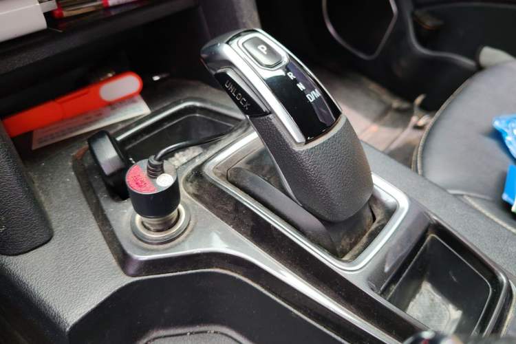 Used JMC Yuhu 7 2020 2.0T Diesel Automatic 4x4 Comfort Edition Short Wheelbase China VI Standard JX4D20A6L Gear Lever