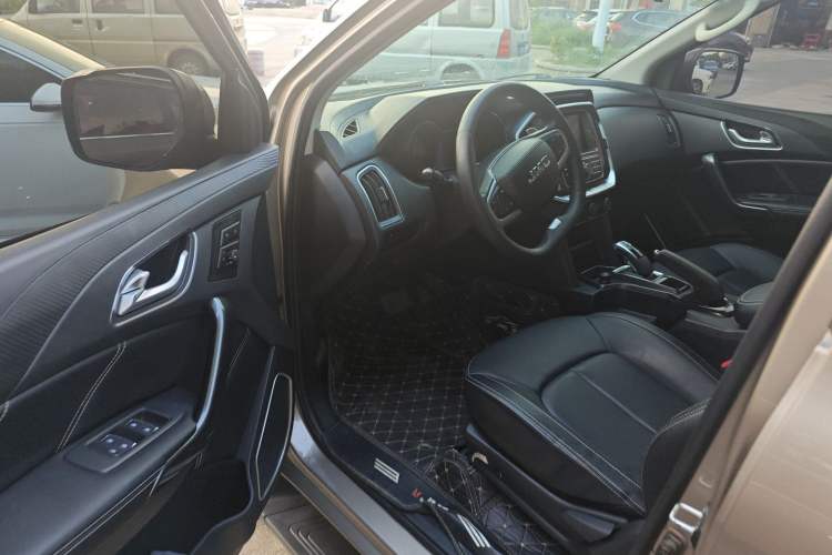 Used JMC Yuhu 7 2020 2.0T Diesel Automatic 2WD Comfort Plus Long Wheelbase China VI Emission Standard JX4D20A6L Interior 2