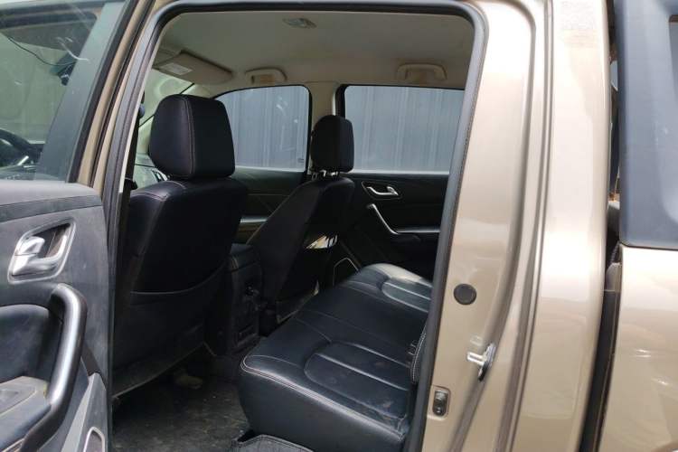 Used JMC Yuhu 7 2020 2.0T Diesel Automatic 4x4 Comfort Edition Short Wheelbase China VI Standard JX4D20A6L Left Rear Seat