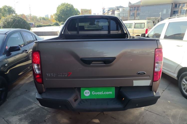 Used JMC Yuhu 7 2020 2.0T Diesel Automatic 2WD Comfort Plus Long Wheelbase China VI Emission Standard JX4D20A6L Rear