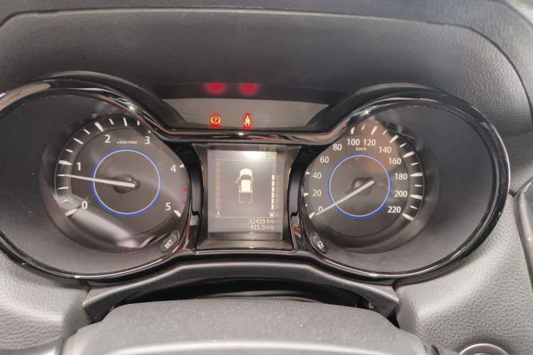Used JMC Yuhu 7 2020 2.0T Diesel Manual Two-Wheel Drive Comfort Edition Short Wheelbase China VI Standard JX4D20A6L Instrument Cluster