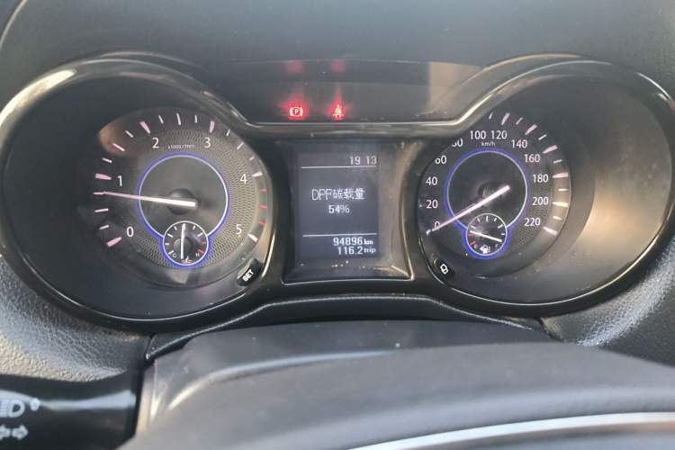 Used JMC Yuhu 7 2020 2.0T Diesel Manual Two-Wheel Drive Comfort Edition Short Wheelbase China VI Standard JX4D20A6L Instrument Cluster