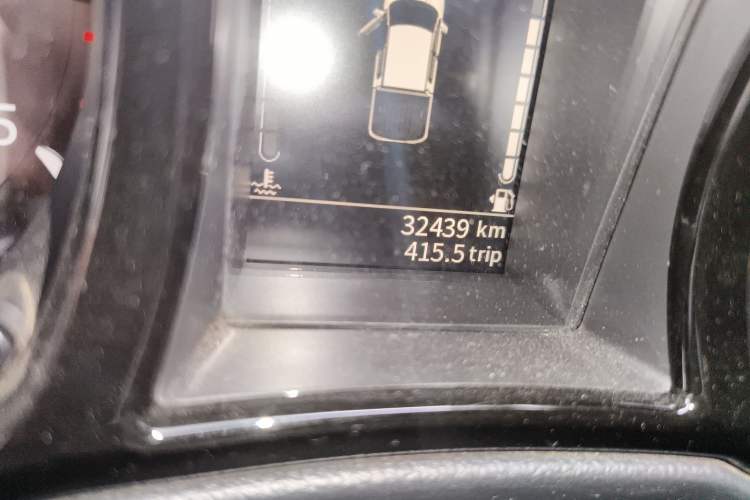 Used JMC Yuhu 7 2020 2.0T Diesel Manual Two-Wheel Drive Comfort Edition Short Wheelbase China VI Standard JX4D20A6L Odometer Close Up