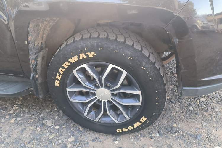 Used JMC Yuhu 7 2020 2.0T Diesel Manual Two-Wheel Drive Comfort Edition Short Wheelbase China VI Standard JX4D20A6L Right Front Wheel Hub