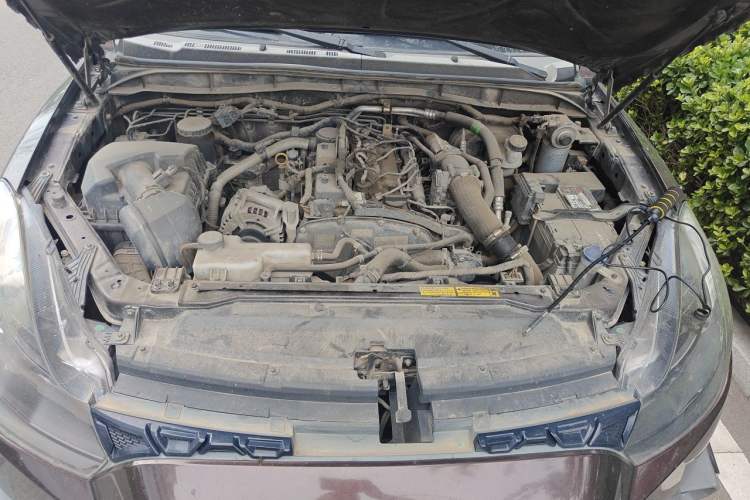 Used JMC Yuhu 7 2020 2.0T Diesel Automatic 2WD Comfort Plus Long Wheelbase China VI Emission Standard JX4D20A6L Engine Bay