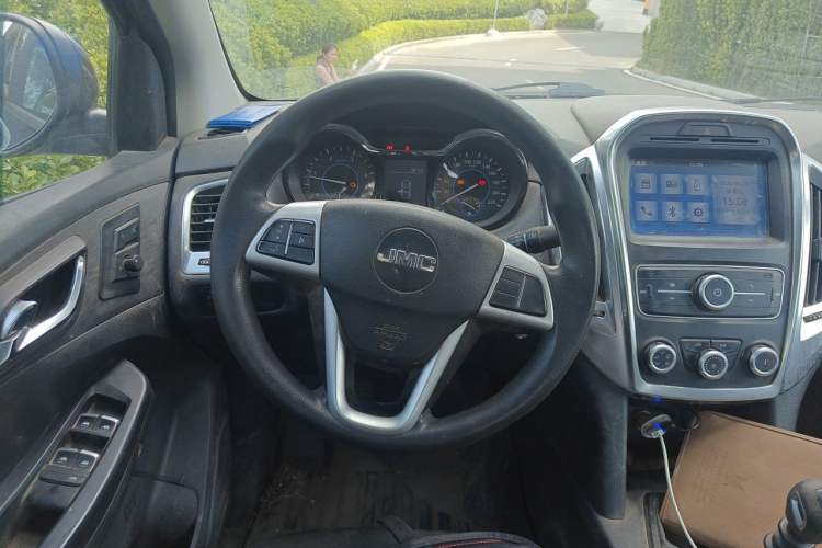 Used JMC Yuhu 7 2020 2.0T Diesel Automatic 2WD Comfort Plus Long Wheelbase China VI Emission Standard JX4D20A6L Steering Wheel