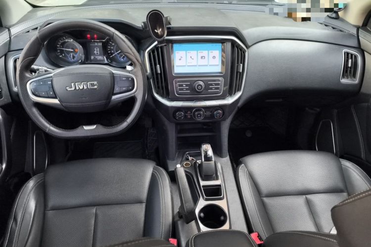 Used JMC Yuhu 7 2020 2.0T Diesel Automatic 4x4 Prestige Edition Long Wheelbase China VI Emission Standard JX4D20A6L Center Console