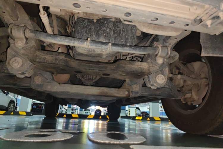 Used JMC Yuhu 7 2020 2.0T Diesel Manual Two-Wheel Drive Comfort Edition Short Wheelbase China VI Standard JX4D20A6L Chassis Front