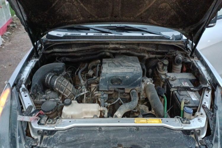 Used JMC Yuhu 7 2020 2.0T Diesel Manual 4x4 Comfort Edition Long Wheelbase China VI Emission Standard JX4D20A6L Engine Bay