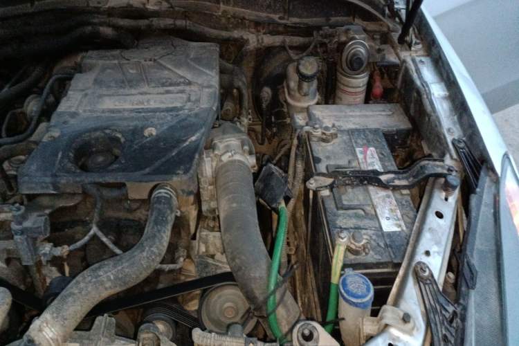 Used JMC Yuhu 7 2020 2.0T Diesel Manual 4x4 Comfort Edition Long Wheelbase China VI Emission Standard JX4D20A6L Engine Bay Left