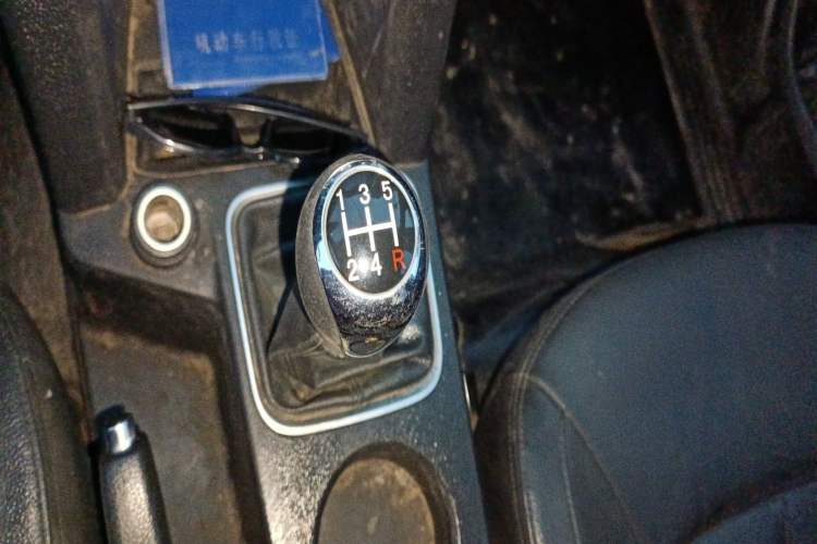Used JMC Yuhu 7 2020 2.0T Diesel Manual 4x4 Comfort Edition Long Wheelbase China VI Emission Standard JX4D20A6L Gear Lever