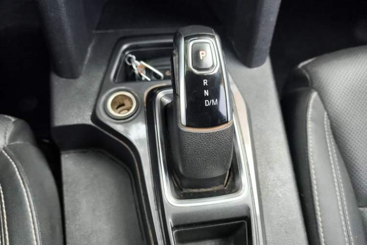Used JMC Yuhu 7 2020 2.0T Diesel Automatic 4x4 Prestige Edition Long Wheelbase China VI Emission Standard JX4D20A6L Gear Lever