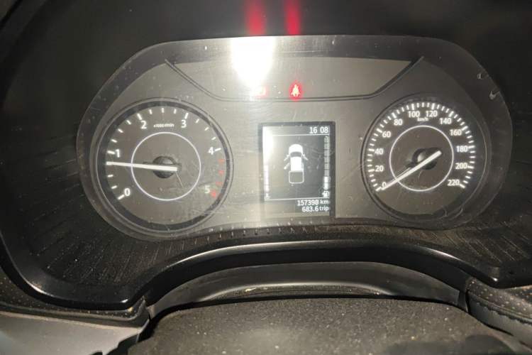 Used JMC Yuhu 7 2020 2.0T Diesel Manual Two-Wheel Drive Comfort Edition Short Wheelbase China VI Standard JX4D20A6L Instrument Cluster
