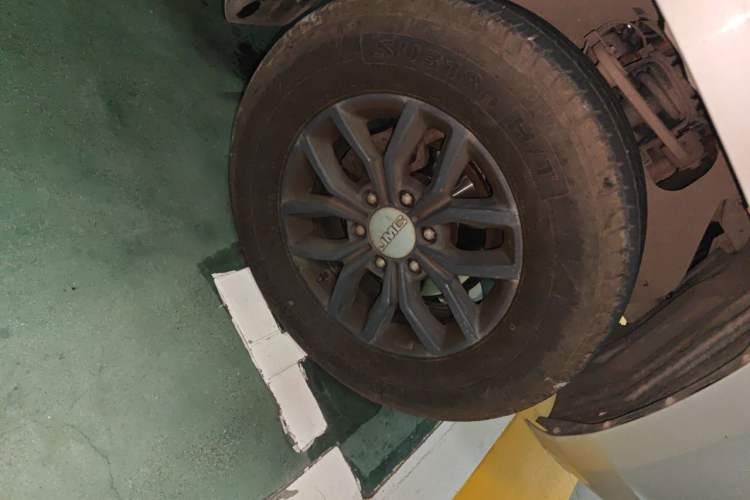 Used JMC Yuhu 7 2020 2.0T Diesel Manual Two-Wheel Drive Comfort Edition Short Wheelbase China VI Standard JX4D20A6L Right Front Wheel Hub