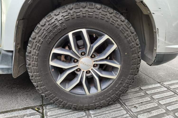 Used JMC Yuhu 7 2020 2.0T Diesel Automatic 4x4 Prestige Edition Long Wheelbase China VI Emission Standard JX4D20A6L Right Front Wheel Hub