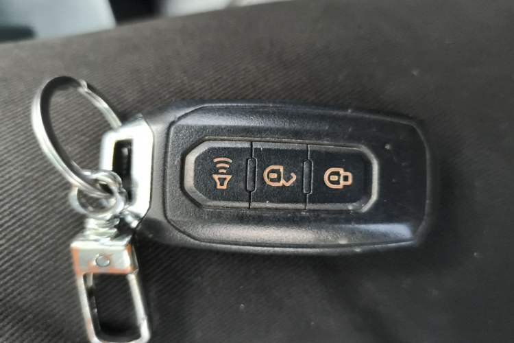 Used JMC Yuhu 7 2020 2.0T Diesel Automatic 4x4 Prestige Edition Long Wheelbase China VI Emission Standard JX4D20A6L Vehicle Key
