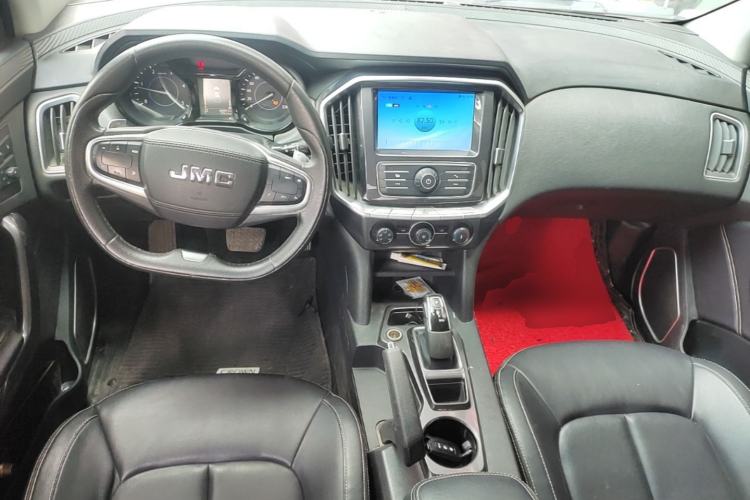 Used JMC Yuhu 7 2020 2.0T Diesel Automatic 4x4 Comfort Edition Short Wheelbase China VI Standard JX4D20A6L Center Console