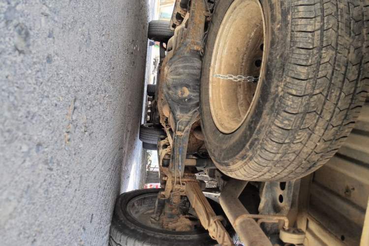 Used JMC Yuhu 7 2020 2.0T Diesel Manual 4x4 Comfort Edition Short Wheelbase China VI Emission Standard JX4D20A6L Chassis Rear
