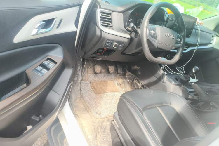 Used JMC Yuhu 7 2020 2.0T Diesel Manual 4x4 Comfort Edition Short Wheelbase China VI Emission Standard JX4D20A6L Driver Seat
