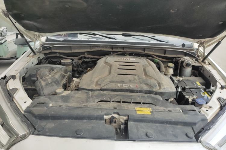 Used JMC Yuhu 7 2020 2.0T Diesel Automatic 4x4 Comfort Edition Short Wheelbase China VI Standard JX4D20A6L Engine Bay