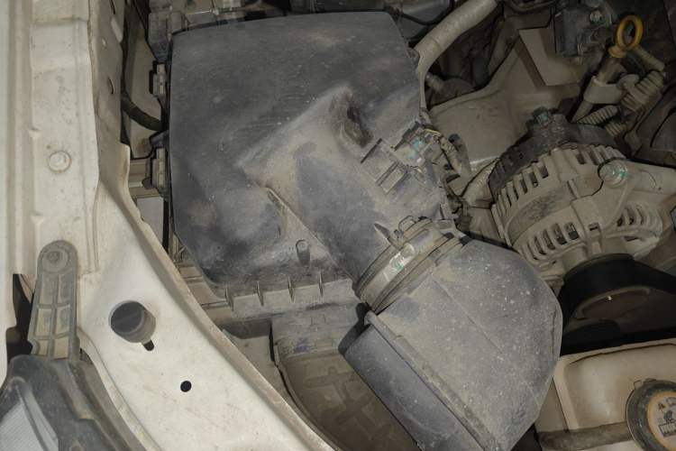 Used JMC Yuhu 7 2020 2.0T Diesel Manual 4x4 Comfort Edition Long Wheelbase China VI Emission Standard JX4D20A6L Engine Bay Right