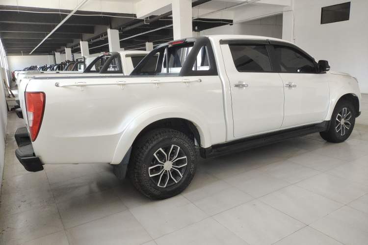 Used JMC Yuhu 7 2020 2.0T Diesel Manual 4x4 Comfort Edition Long Wheelbase China VI Emission Standard JX4D20A6L Exterior 3