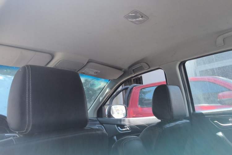 Used JMC Yuhu 7 2020 2.0T Diesel Manual 4x4 Comfort Edition Short Wheelbase China VI Emission Standard JX4D20A6L Headliner