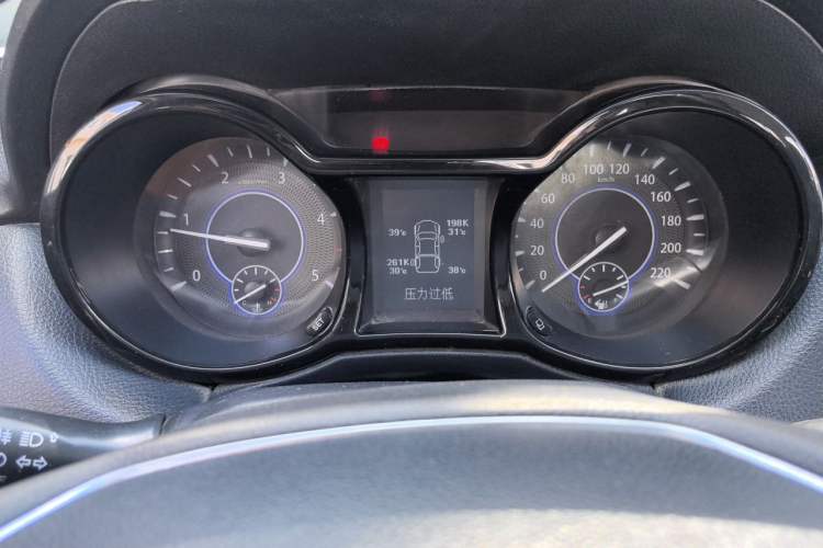 Used JMC Yuhu 7 2020 2.0T Diesel Manual 4x4 Comfort Edition Short Wheelbase China VI Emission Standard JX4D20A6L Instrument Cluster