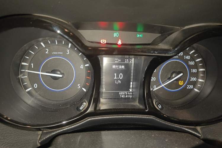 Used JMC Yuhu 7 2020 2.0T Diesel Manual 4x4 Comfort Edition Long Wheelbase China VI Emission Standard JX4D20A6L Instrument Cluster