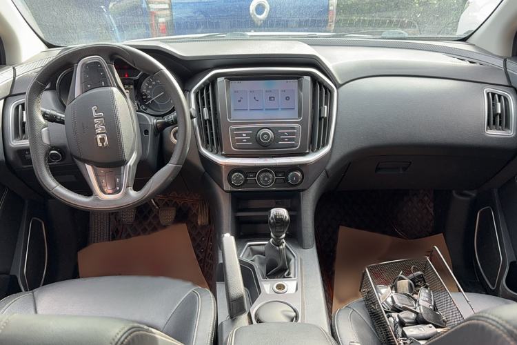 Used JMC Yuhu 7 2020 2.0T Diesel Manual 4x4 Comfort Edition Short Wheelbase China VI Emission Standard JX4D20A6L Interior 2