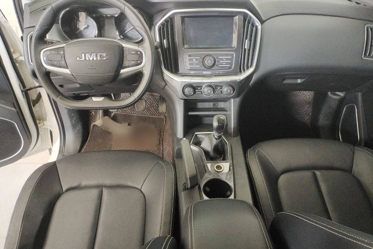 Used JMC Yuhu 7 2020 2.0T Diesel Manual 4x4 Comfort Edition Long Wheelbase China VI Emission Standard JX4D20A6L Interior 3