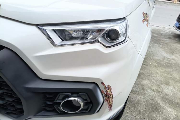 Used JMC Yuhu 7 2020 2.0T Diesel Manual 4x4 Comfort Edition Long Wheelbase China VI Emission Standard JX4D20A6L Left Front Headlight