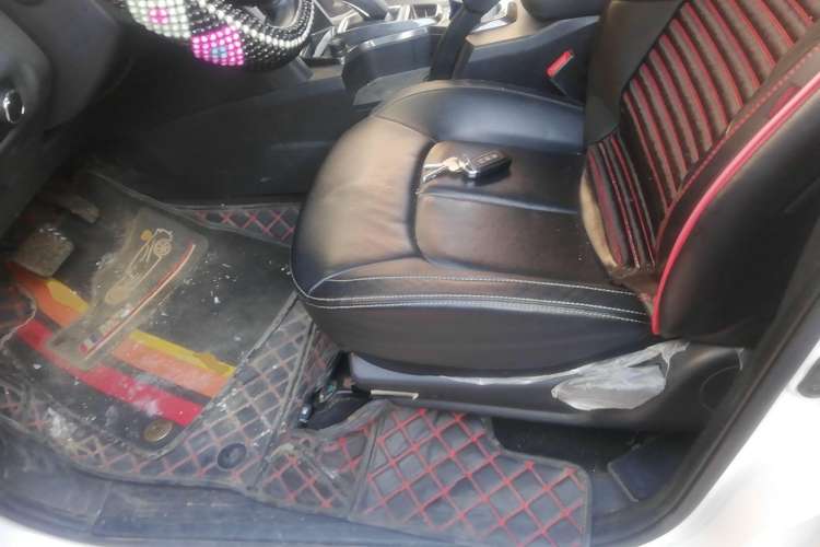 Used JMC Yuhu 7 2020 2.0T Diesel Automatic 4x4 Comfort Edition Long Wheelbase China VI Emission Standard JX4D20A6L Left Front Seat