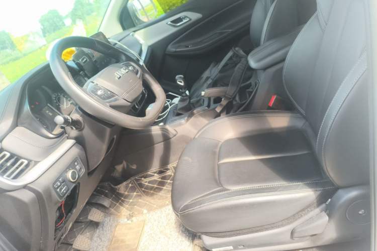 Used JMC Yuhu 7 2020 2.0T Diesel Manual 4x4 Comfort Edition Short Wheelbase China VI Emission Standard JX4D20A6L Left Front Seat