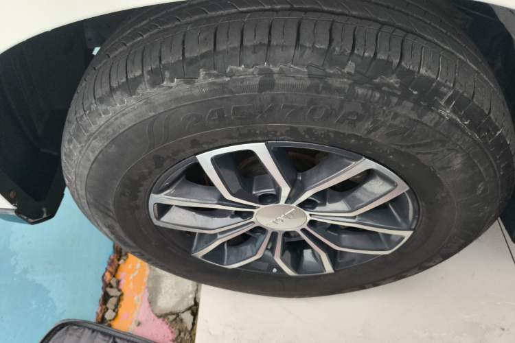 Used JMC Yuhu 7 2020 2.0T Diesel Manual 4x4 Comfort Edition Long Wheelbase China VI Emission Standard JX4D20A6L Left Front Wheel Hub