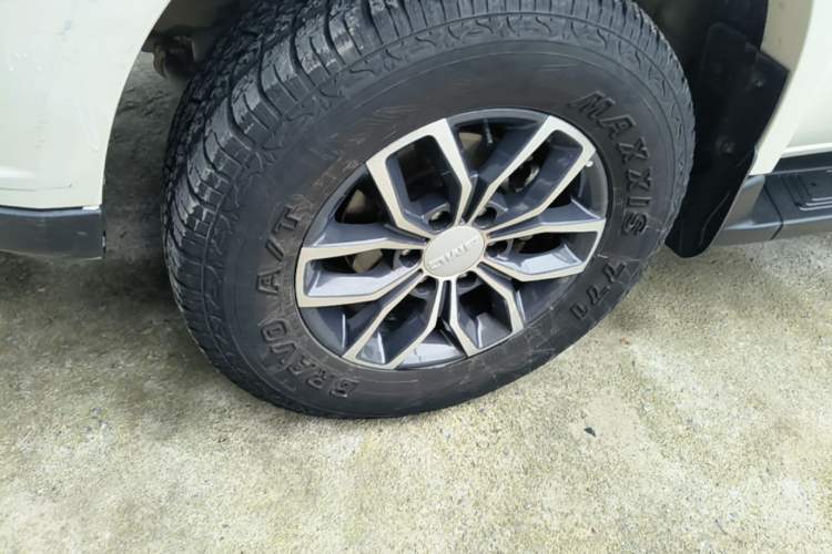 Used JMC Yuhu 7 2020 2.0T Diesel Manual 4x4 Comfort Edition Long Wheelbase China VI Emission Standard JX4D20A6L Left Front Wheel Hub