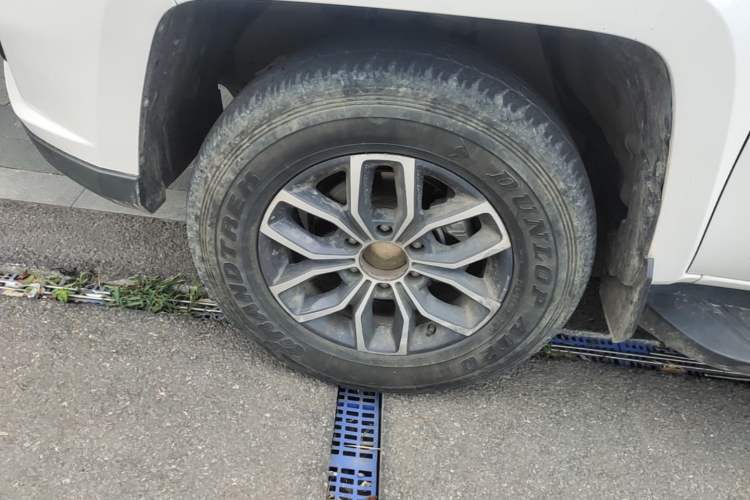 Used JMC Yuhu 7 2020 2.0T Diesel Automatic 4x4 Comfort Edition Short Wheelbase China VI Standard JX4D20A6L Left Front Wheel Hub