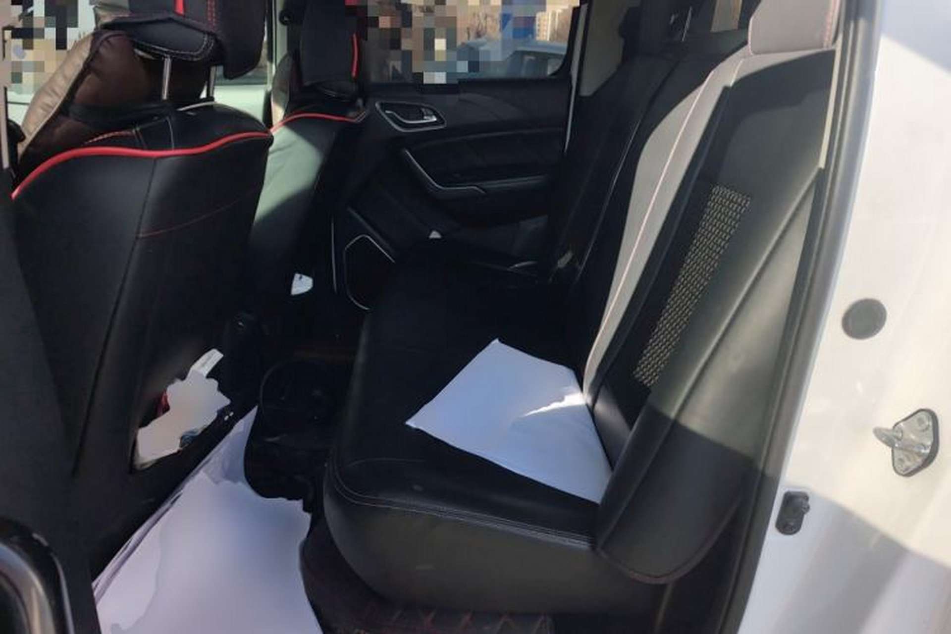 Used JMC Yuhu 7 2020 2.0T Diesel Manual 4x4 Comfort Edition Long Wheelbase China VI Emission Standard JX4D20A6L Left Rear Seat