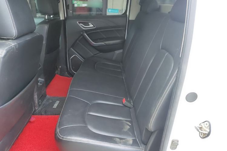 Used JMC Yuhu 7 2020 2.0T Diesel Automatic 4x4 Comfort Edition Short Wheelbase China VI Standard JX4D20A6L Left Rear Seat