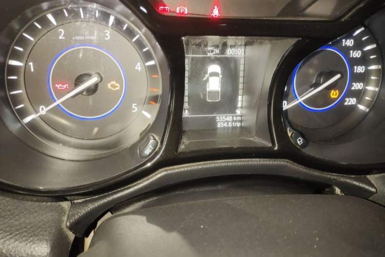Used JMC Yuhu 7 2020 2.0T Diesel Manual 4x4 Comfort Edition Long Wheelbase China VI Emission Standard JX4D20A6L Odometer Close Up