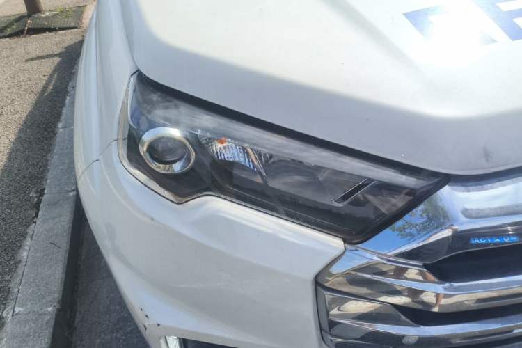 Used JMC Yuhu 7 2020 2.0T Diesel Manual 4x4 Comfort Edition Short Wheelbase China VI Emission Standard JX4D20A6L Right Front Headlight
