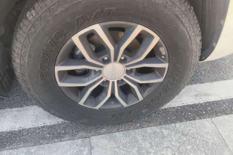 Used JMC Yuhu 7 2020 2.0T Diesel Manual 4x4 Comfort Edition Short Wheelbase China VI Emission Standard JX4D20A6L Right Front Wheel Hub