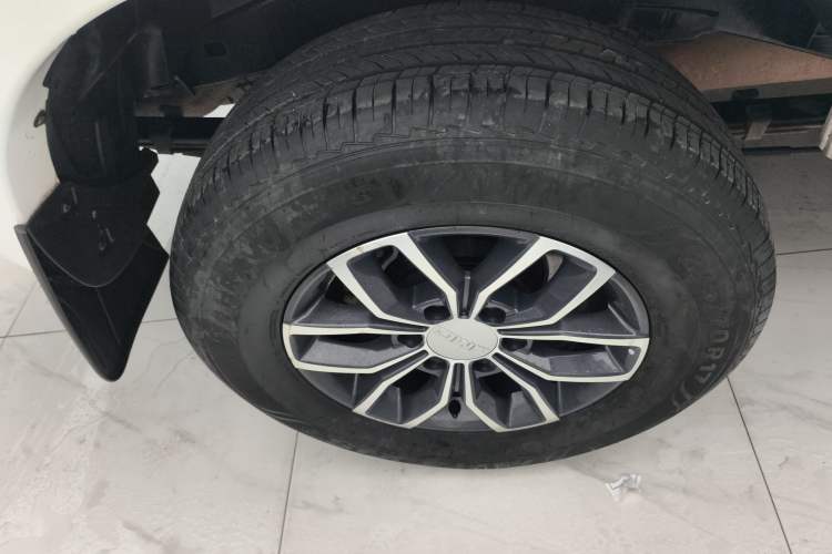 Used JMC Yuhu 7 2020 2.0T Diesel Manual 4x4 Comfort Edition Long Wheelbase China VI Emission Standard JX4D20A6L Right Rear Wheel Hub