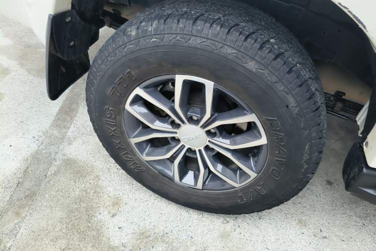 Used JMC Yuhu 7 2020 2.0T Diesel Manual 4x4 Comfort Edition Long Wheelbase China VI Emission Standard JX4D20A6L Right Rear Wheel Hub