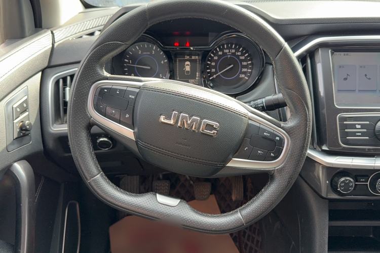 Used JMC Yuhu 7 2020 2.0T Diesel Manual 4x4 Comfort Edition Short Wheelbase China VI Emission Standard JX4D20A6L Steering Wheel