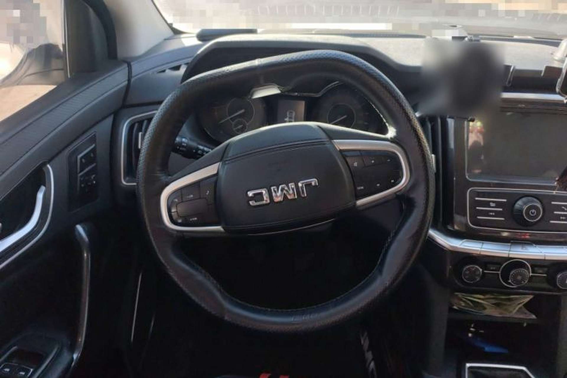 Used JMC Yuhu 7 2020 2.0T Diesel Manual 4x4 Comfort Edition Long Wheelbase China VI Emission Standard JX4D20A6L Steering Wheel